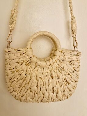 Hand-woven Straw Bag, Beach, Resortwear, Summer, Vacation, Like-new Condition